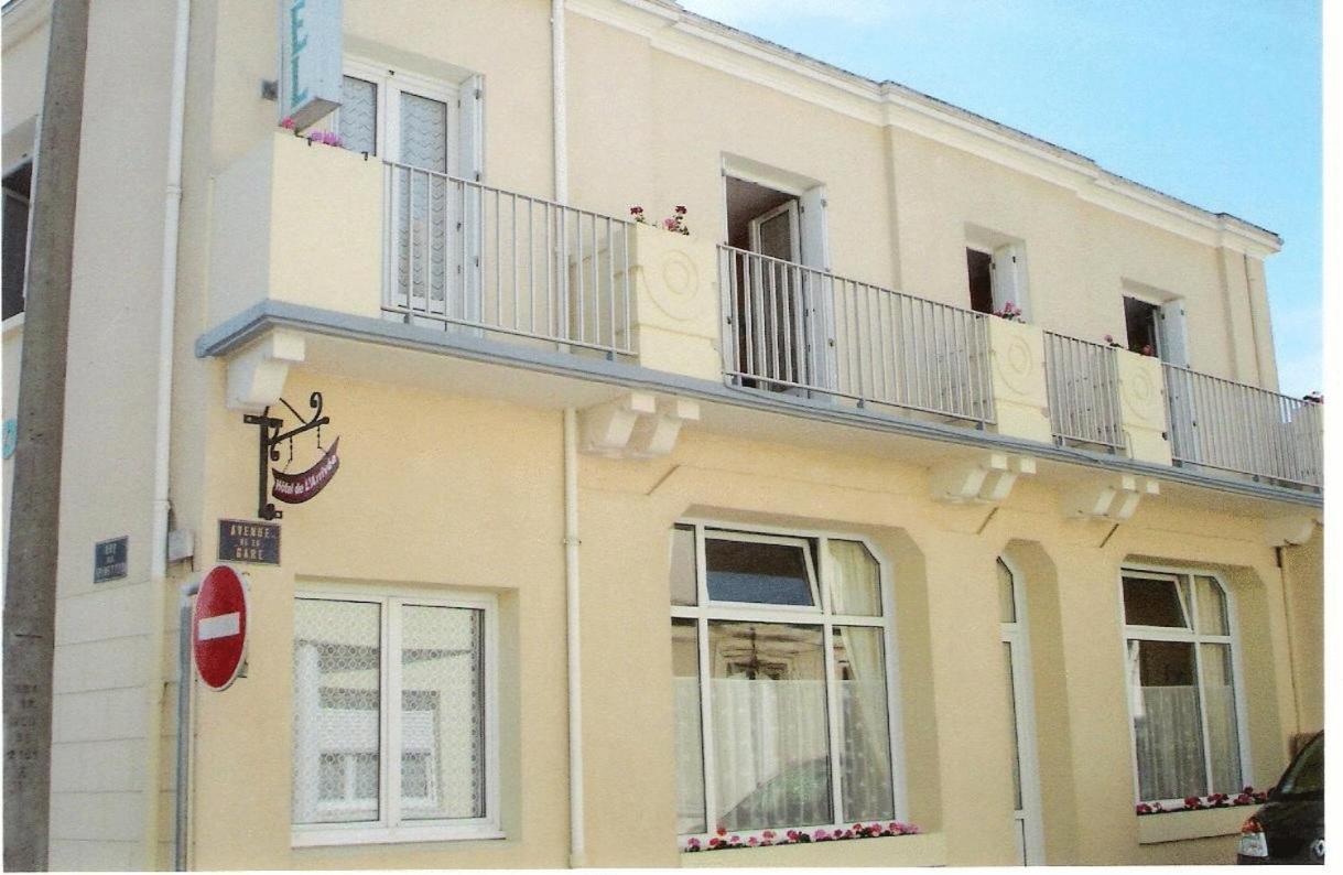 Hotel De L'Arrivee Fouras Exterior photo